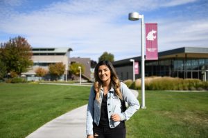 Estudiante de ingeniería de WSU Tri-Cities Cynthia Castillo