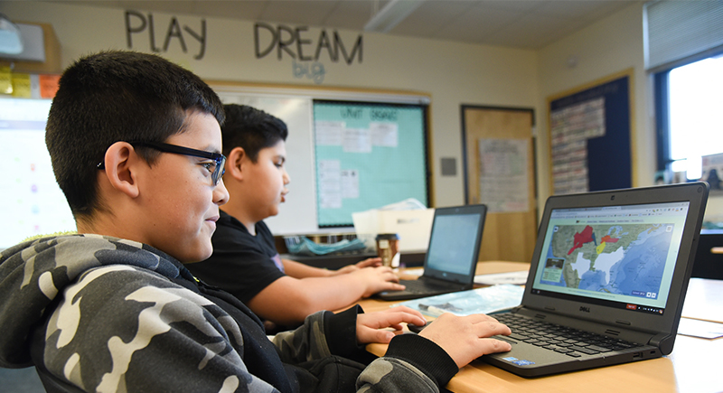 A student uses PuzzleMap at Marcus Whitman Elementary School